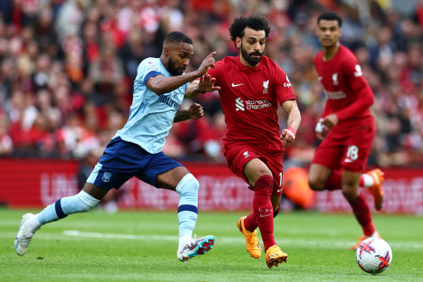 尤其是在盯 尤其是在盯