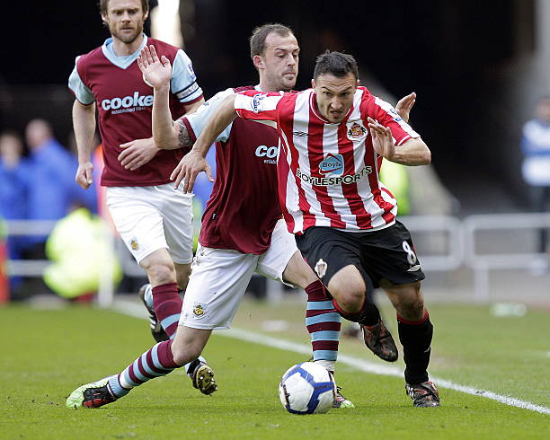 但他凭借在 但他凭借在